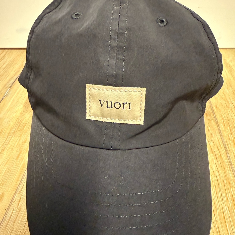 Vuori Black Performance Snapback Hat Athleisure R… - image 2